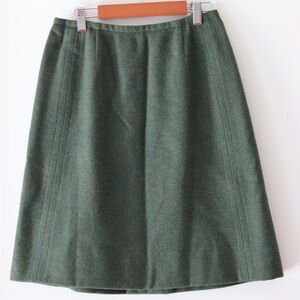 Elegant Green Wool Skirt